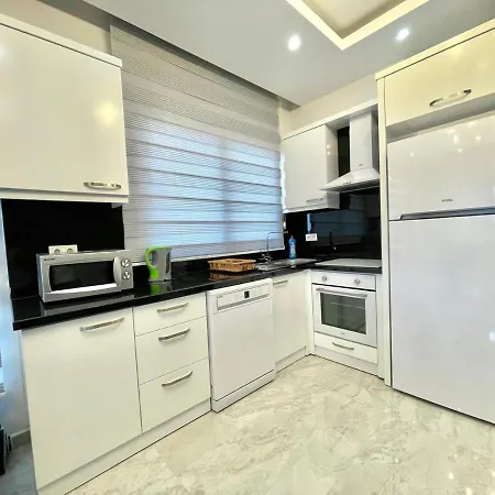 Apartment Новая Двухкомнатная Квартира В Центре Аланьи *